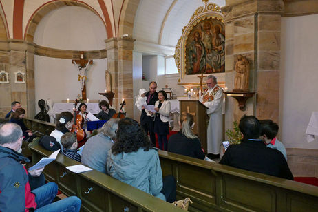 Kindersegnung in der Weingartenkapelle